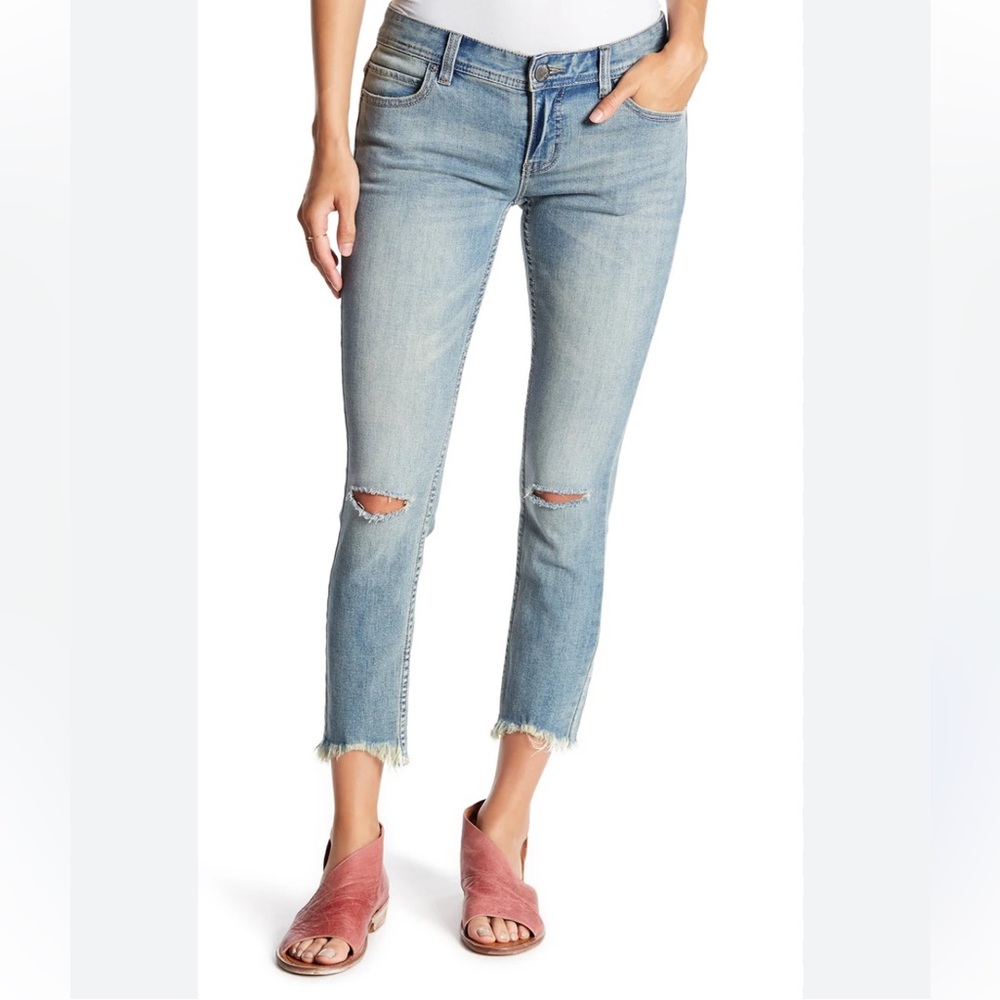 Free People distressed fray hem denim jeans 28